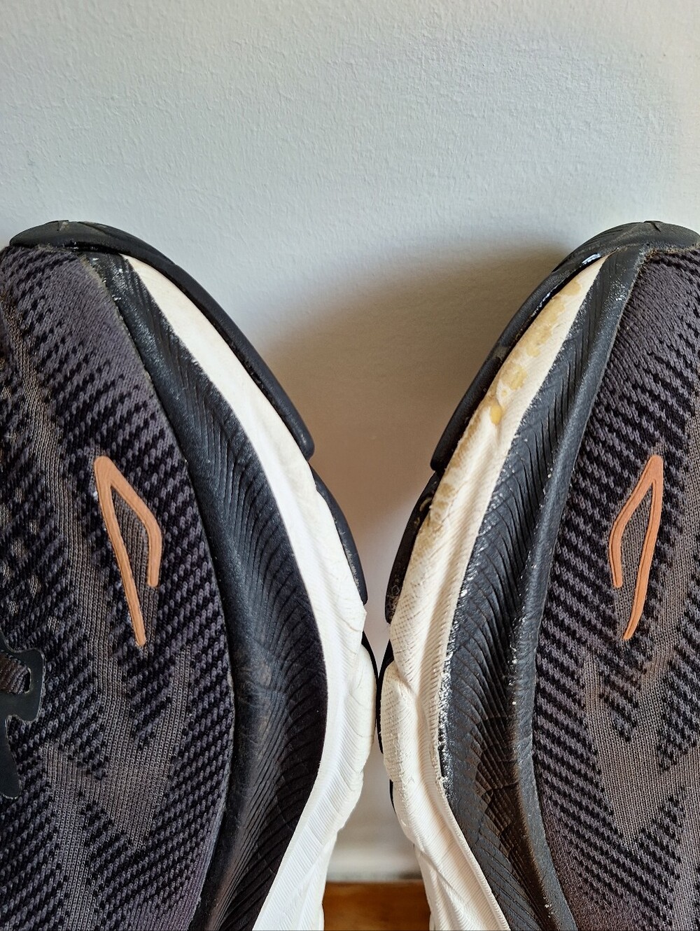 Hoka Clifton 9  Black/Rose Gold  Women's Size 7.5B - Picture 11 of 16